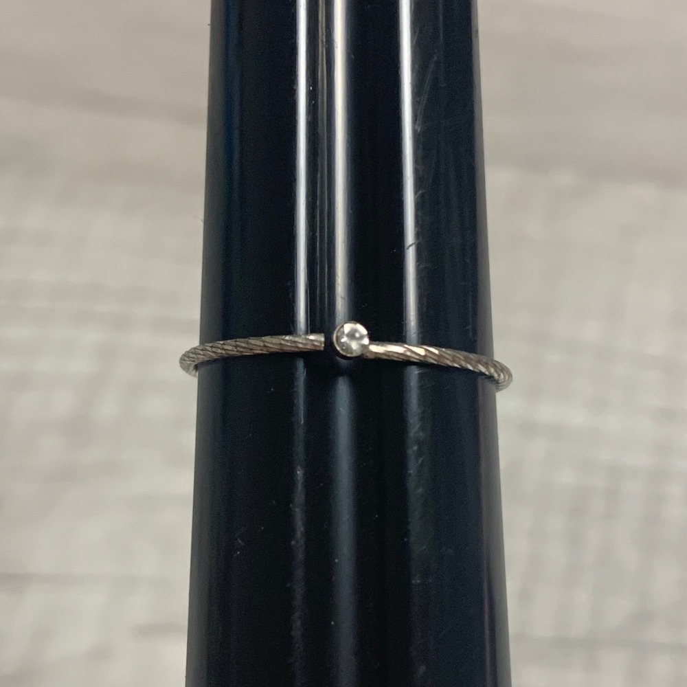 Silver Tone Twisted Rope Band Ring with Clear Bezel Set Stone Size 8.5